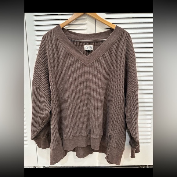 American Eagle Outfitters Tops - American Eagle AE Big Hug V-Neck Waffle Sweatshirt in a brown color Size L